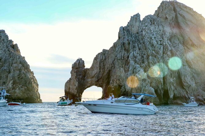 1 Hour Cabo Highlights on a 33ft Luxury Yacht - A private yacht that keeps Cabo simple