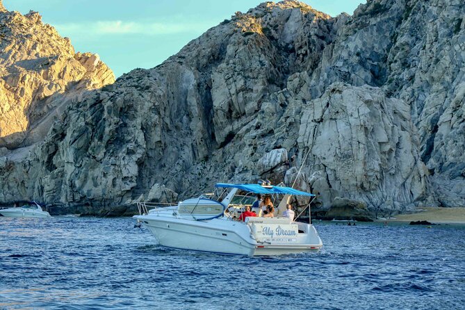 1 Hour Cabo Highlights on a 33ft Luxury Yacht - The Arch gets the main photo moment