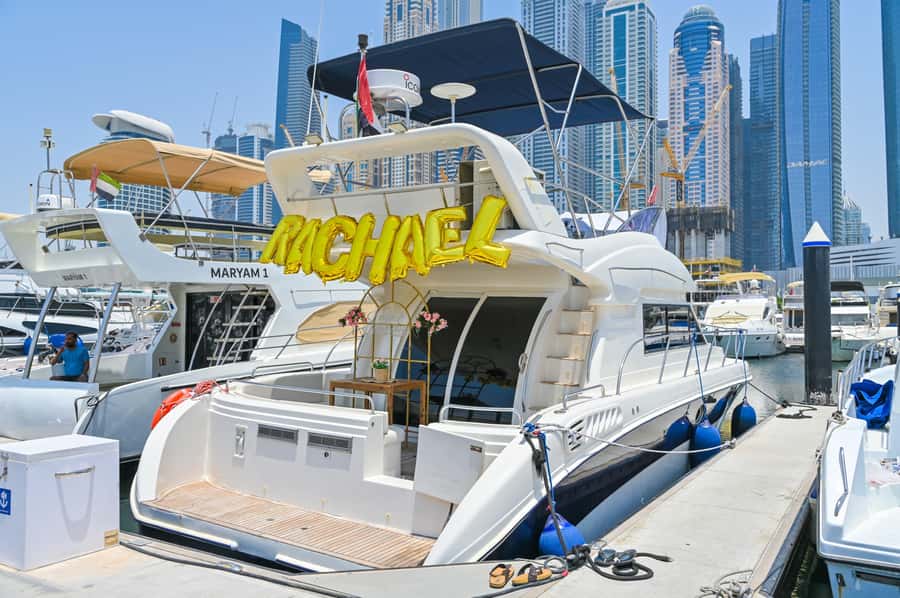 2 Hour Birthday Celebration on a Yacht in Dubai - Dubai Eye and the JBR shoreline