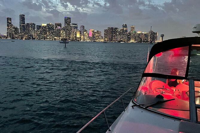 2 Hour Serenity and Scenery Yacht Cruise Miami - Hibiscus, Palm, and Star Island