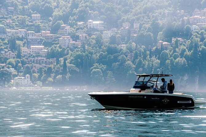 2H Private Cruise Lake Como Tender yacht Invictus 6 pax - Villa Olmo and the edge of Como