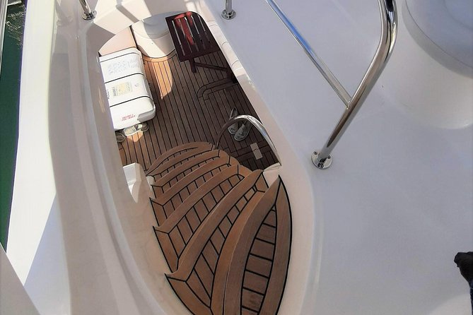 3-Hour Luxury Yacht Cruise from Dubai Marina - Burj Al Arab and Dubai’s skyline