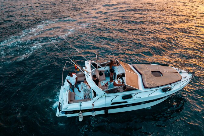 3 Hour Shared Motor Yacht Boat Trip & Snorkeling With Small Group - Leaving Puerto Colón for the open water