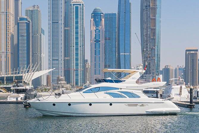 3hr Yacht- Palm Jumeirah with FREE Snacks and 30 Min Seabob - Why this yacht cruise works for a group