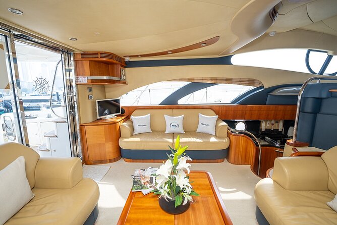 3hr Yacht- Palm Jumeirah with FREE Snacks and 30 Min Seabob - Palm Jumeirah from the water