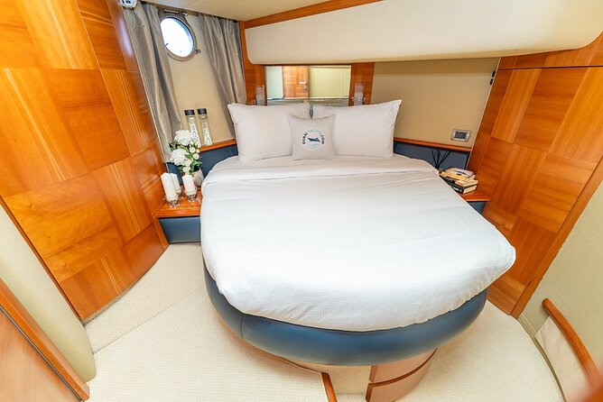 3hr Yacht- Palm Jumeirah with FREE Snacks and 30 Min Seabob - Drinks, snacks, and the possible BBQ