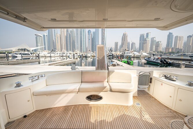 3hr Yacht- Palm Jumeirah with FREE Snacks and 30 Min Seabob - Comfort, crew service, and group atmosphere