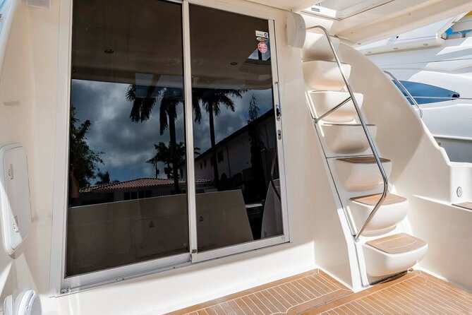 4-Hour 42 Meridian Yacht Rental with Captain in Miami Florida - A flexible route instead of fixed sightseeing stops