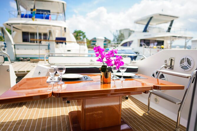 4-Hours Private Luxurious Yacht Snorkelling and Paddle Surf - Food, drinks, and the party atmosphere