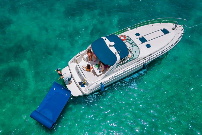 40' Miami Yacht Rental up to 13 Persons - Music, cooling, and the welcome gift