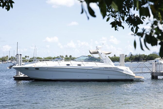 45 Ft Private Yacht Rental in Miami - A four-hour route across Biscayne Bay