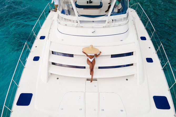 4hr Private Luxury Yacht with Snorkeling, DJ, Bar, Food - Coastline views with music on deck