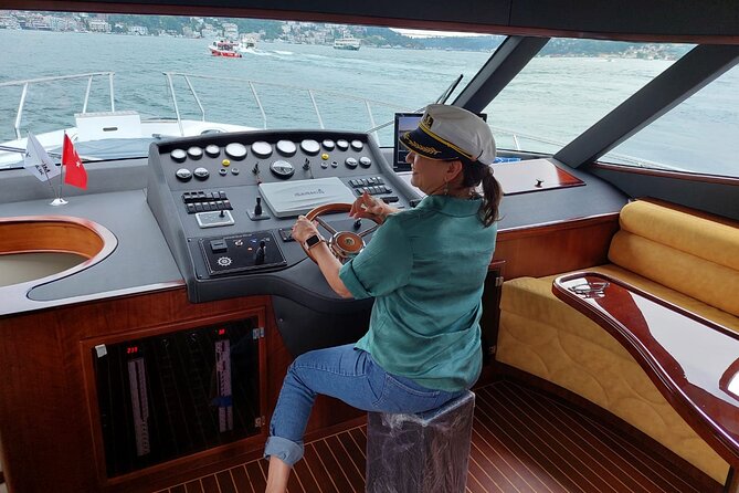 5-Hours Private Luxury Yacht for Bosphorus Cruise in Istanbul - The two bridges and the northern route