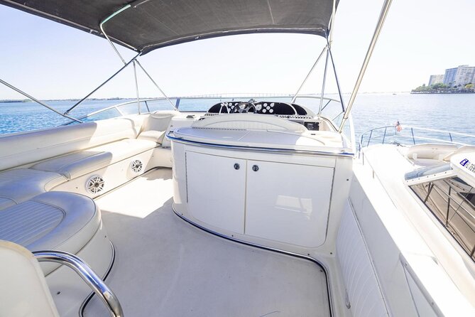 50ft Miller Blue | Miami Yacht Rental | 3 to 6 Hours | 13 Ppl - Miami Beach Marina and the yacht views