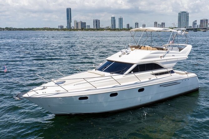 55ft + FREE HOUR Miami Yacht Rental 3 to 6 Hours 13 People - Key points before you reserve