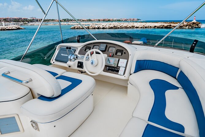 5H private 50' Yacht All-Inclusive from Tulum & Playa del Carmen - Lunch, music, and shallow water at Playa La Bocana