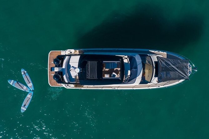62ft Yacht Tour in Miami Beach with Captain Beneteau MC6 Fly - Bay Harbor Islands and the Intracoastal views