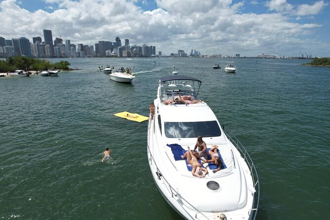 65ft Yacht Charter in Miami - Choosing three hours or four hours