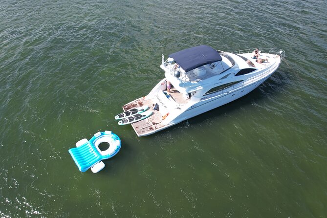 65ft Yacht Charter in Miami - Party planning, food, and special occasions