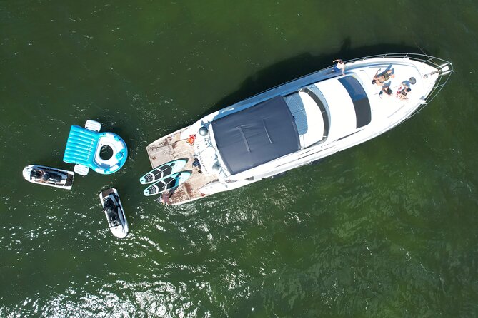 65ft Yacht Charter in Miami - A tour built around Biscayne Bay views