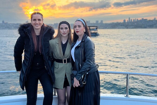 Afternoon Bosphorus Cruise Luxury Yacht with Professional Guide - Ortaköy, the bridge, and two sides of Istanbul