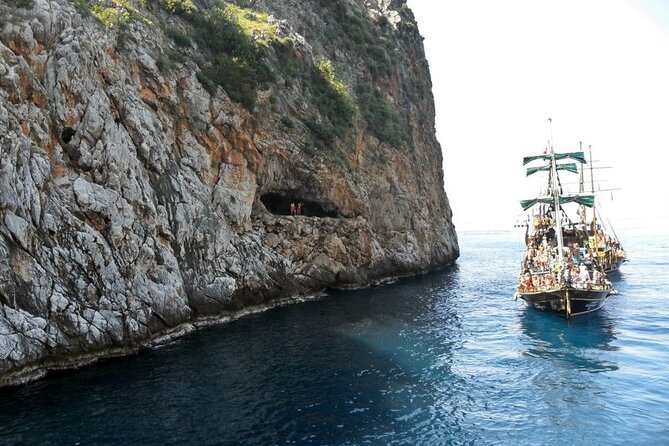 Alanya: Pirates Yacht Tour with Lunch and Soft Drinks - Seeing the Red Tower from the water