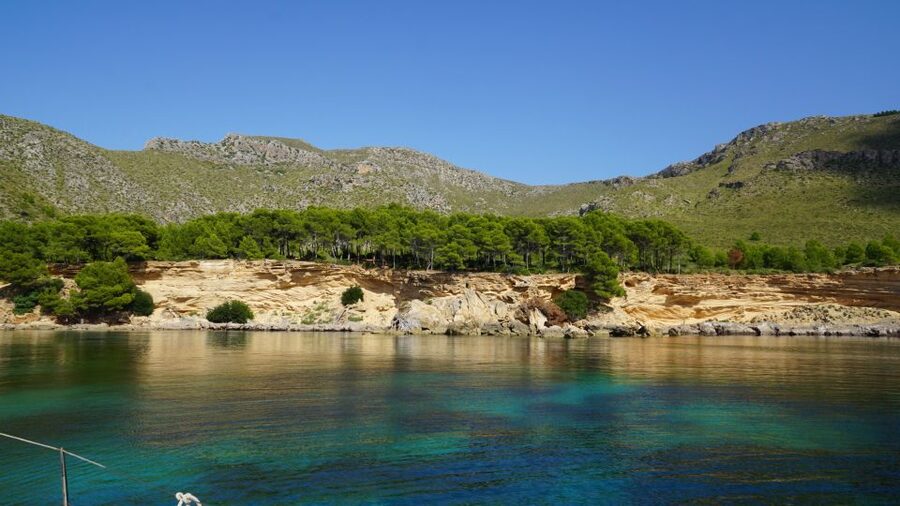 Alcudia: Sailing Yacht Excursion with Wine & Tapas - Weather changes the character of the day