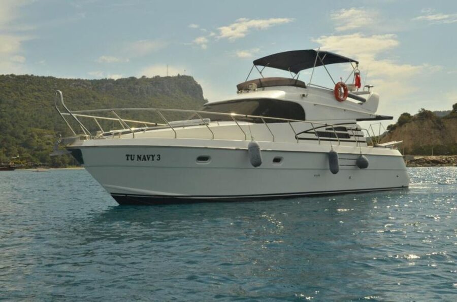 Antalya: Private Yacht Tour with 3 Swim Stops and a Meal - Service and communication on board