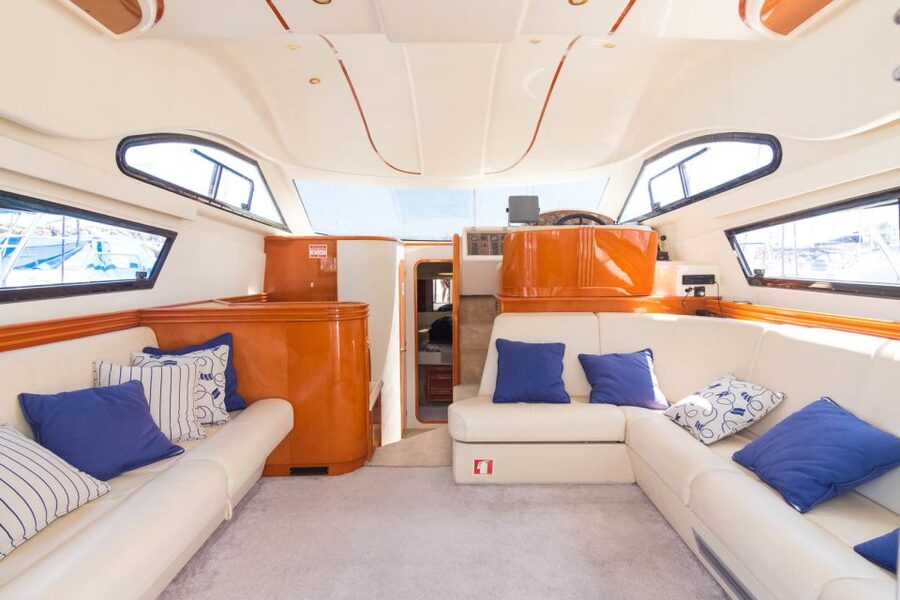 Arrábida Full-Day Yacht Tour from Lisbon - What the eight-passenger yacht changes