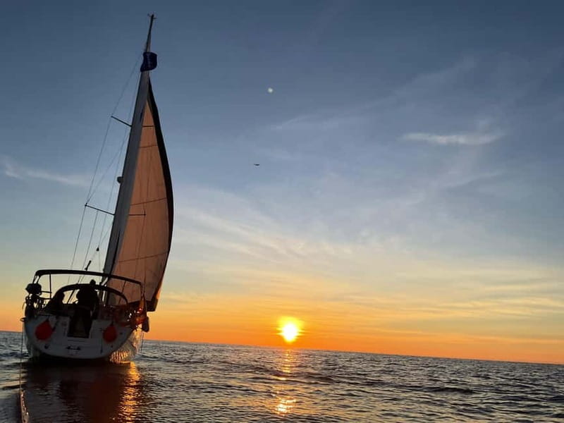 Barcelona Sunset Sailing with Yacht Sashi - Why a sunset sail works so well in Barcelona