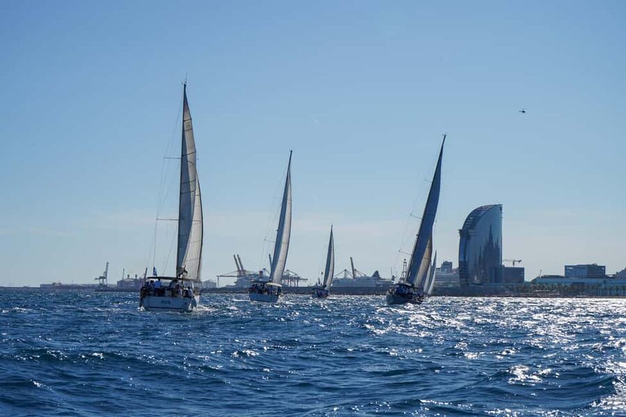 Barcelona: Sunset Sailing Yacht Sashi - Key points to know before booking