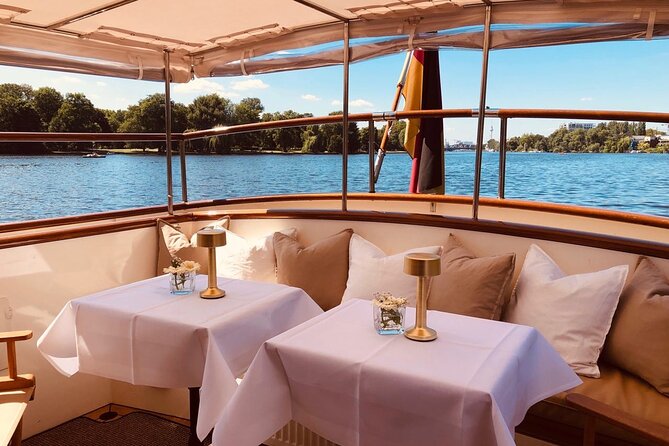 Berlin Boot Sightseeing Tour on Electric Private Yacht - Berliner Dom and the first stretch of the Spree