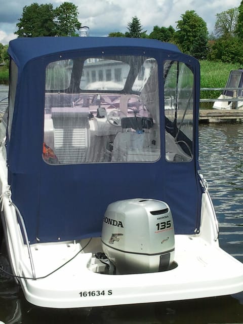Berlin:Guided South Berlin Yacht Tour with Swim Stop (relax) - The return to Klein Köris