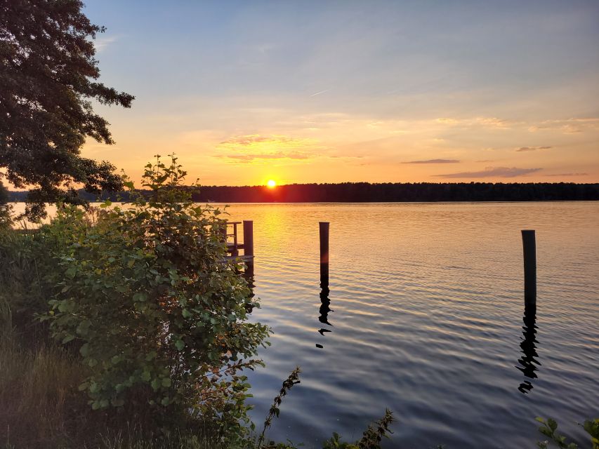 Berlin:Guided South Berlin Yacht Tour with Swim Stop (relax) - Guide style and the feel of the day