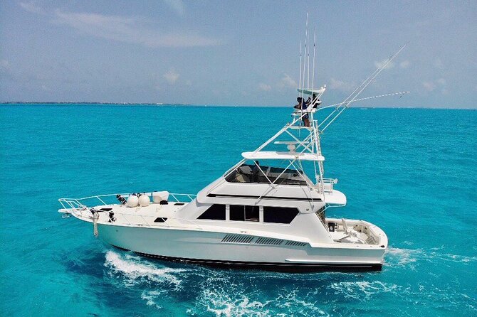 Biggest Luxury Yacht Boat Best in Cancun up to 28 pax - Four hours on the water: a compact cruise