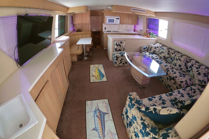 Biggest Luxury Yacht Boat Best in Cancun up to 28 pax - Playa Norte and the Caribbean water