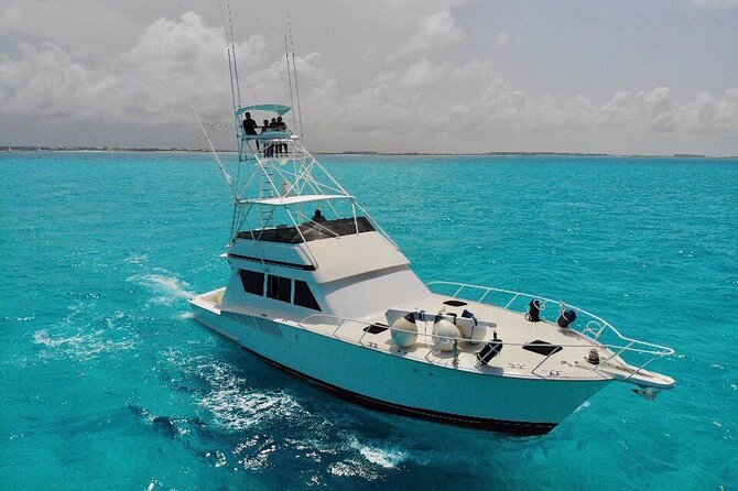 Biggest Luxury Yacht Boat Best in Cancun up to 28 pax - Boarding at Marina V&V in Punta Sam