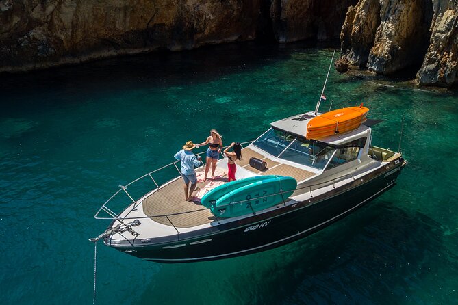 Blue & Green cave tour with yacht from town Hvar - Key points to know before booking