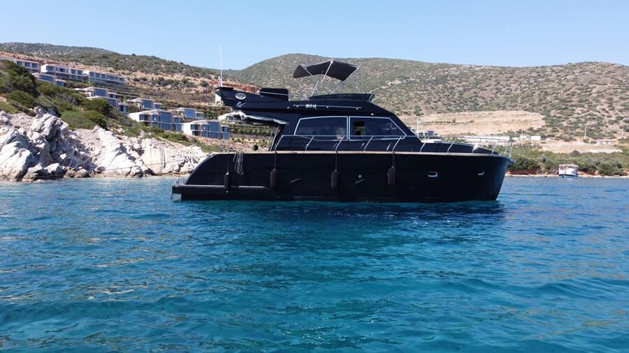 Bodrum: Bodrum Sunset Tour with Jet Black Yacht - Crew service and comfort on board