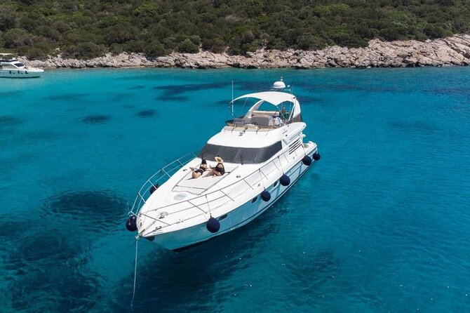 Bodrum Private Motor-Yacht Sunset Tour With Dinner For 3 Hour - Dinner with a choice of fish, chicken, or vegetarian food