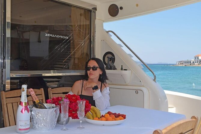 Bodrum Private Motor-Yacht Tour With Lunch For 6 Hours - Crew Service and the Private-Group Advantage