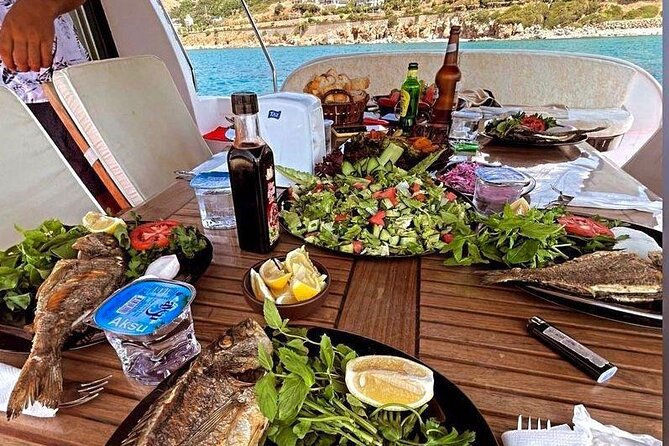 Bodrum Private Motor-Yacht Tour With Lunch For 6 Hours - Aquarius Bay: Fish, Lunch, and the First Long Stop