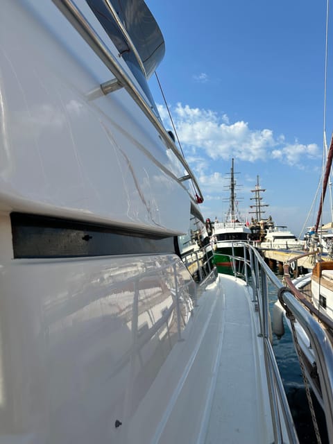 Bodrum: Private Sunset Yacht Tour with light Dinner - Who should book this yacht tour?