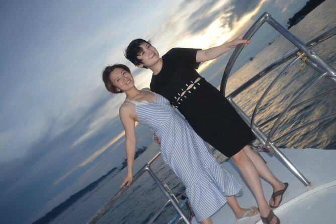 Boracay Party Yacht 2 hour tour with snorkeling - Food, cocktails, and the pica-pica advantage