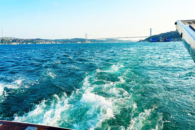 Bosphorus & Golden Horn: Sunset Yacht Cruise with Expert Guide - Beylerbeyi Palace, Üsküdar, and the Asian shore