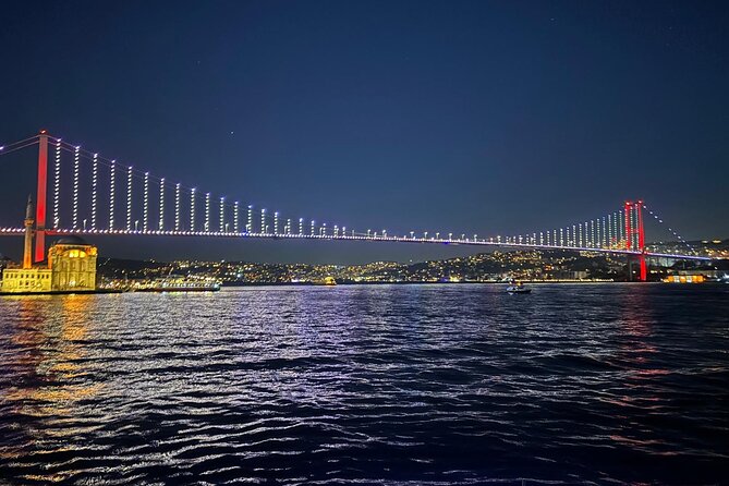Bosphorus Night Cruise on the Luxury Yacht - Küçüksu Palace and Beylerbeyi Palace