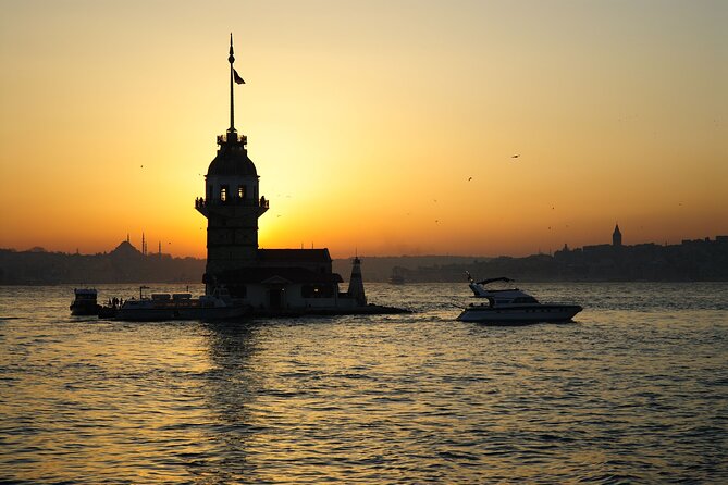 Bosphorus Private Sunset Cruise on a Yacht with Wine - Meeting at the Egyptian Bazaar at 5:00 p.m.