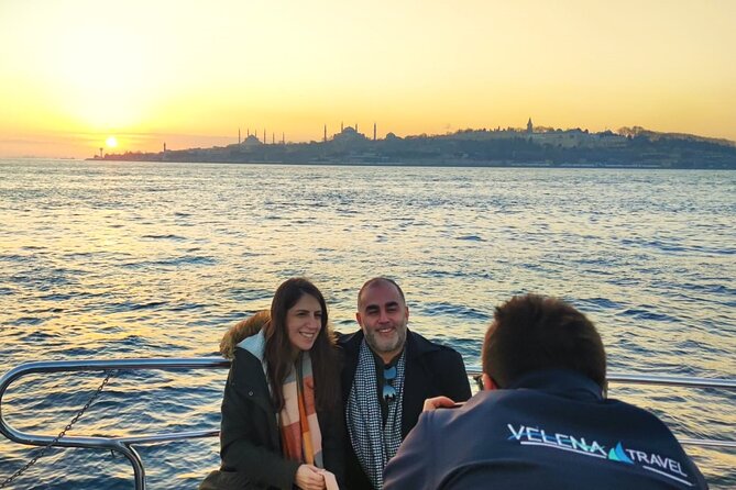 Bosphorus Sunset: An Enchanting Yacht Cruise in Istanbul - Starting at Kabataş and getting on board