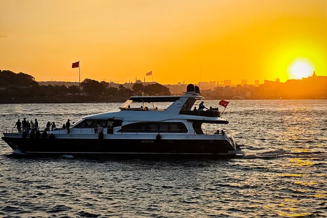 Bosphorus Sunset Cruise with Live Guide on Luxury Yacht - Why a sunset cruise works so well in Istanbul