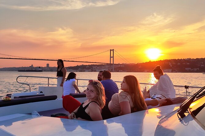 Bosphorus Sunset Yacht Experience: Istanbul’s Best - Anadoluhisarı and Küçüksu Palace